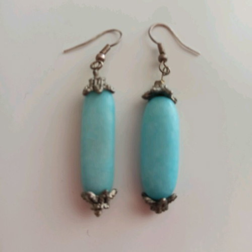 Long earrings like new with turquoise stones and silver decorations