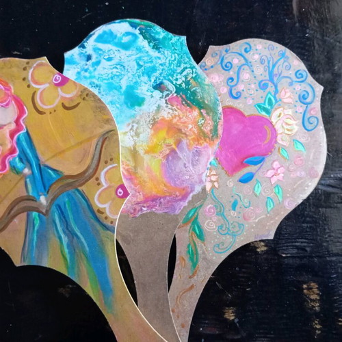 Hand mirrors new with paintings, 13x26cm, 3 designs