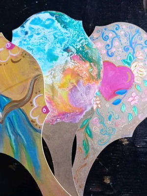 Hand mirrors new with paintings, 13x26cm, 3 designs