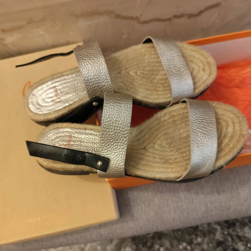 Castaner women's platform sandals size 39, like new, silver