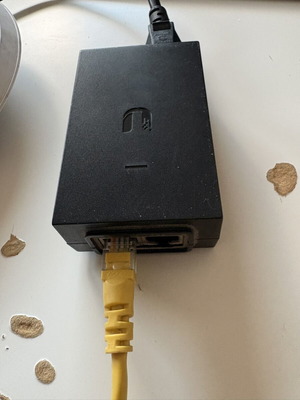 Ubiquiti Unifi AP AC PRO Access Point μεταχειρισμένο με Poe Adapter και βάση στήριξης