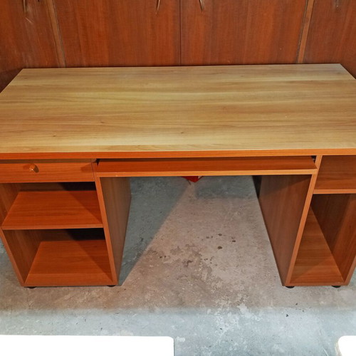 Desk like new with sliding shelf and computer space, cherry color