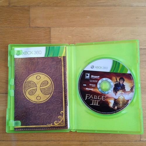 Fable 3 Xbox 360 used with case damage