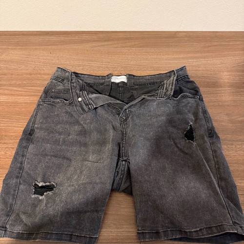 Bershka men's grey bermuda shorts W32 like new