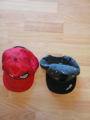 Children's hats for boys like new, Benetton, gray, size XS