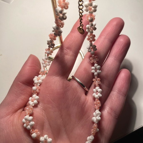 Choker handmade with daisies and steel chain new