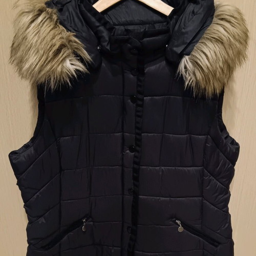 Mat Fashion sleeveless jacket like new, plus size, black