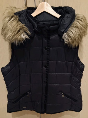 Mat Fashion sleeveless jacket like new, plus size, black