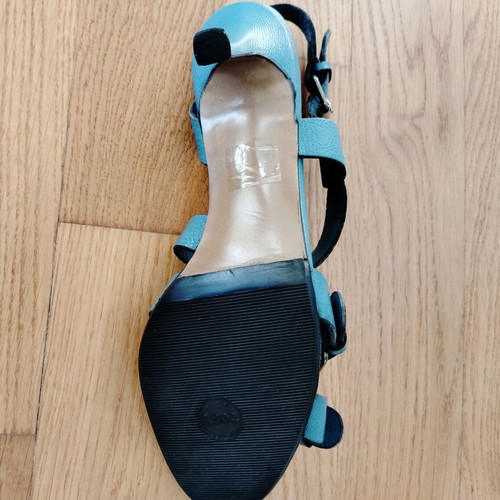 Δερμάτινα πέδιλα Brian Atwood μοντέλο Glenda σαν καινούργιο, μπλε