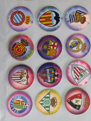 Spanish league emblem caps used, pack of 35