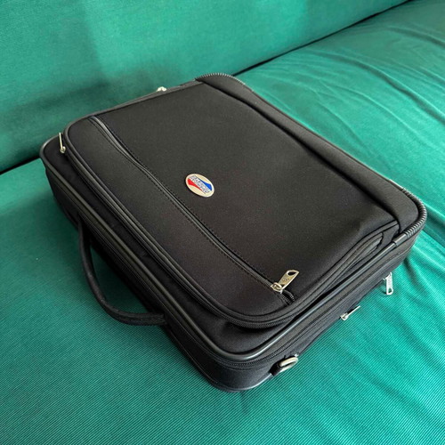 American Tourister Laptop Bag 15" shoulder briefcase black like new