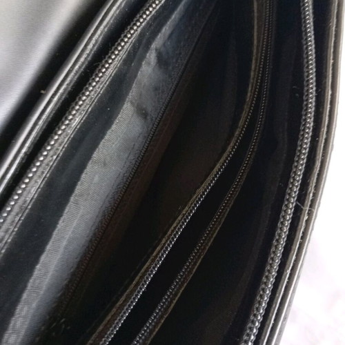 Classic women's shoulder bag like new, black