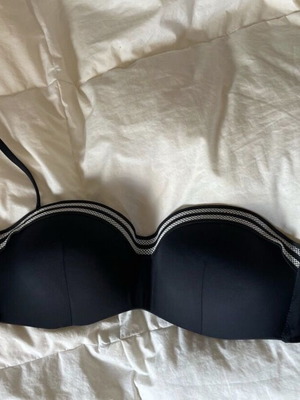 Black bikini top like new, size L 40 12