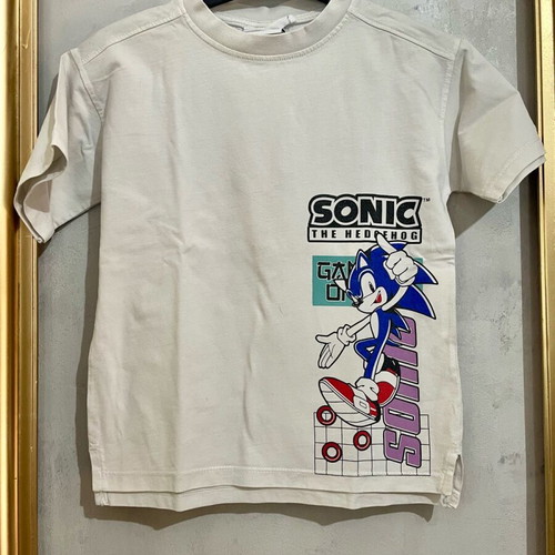 Sonic the Hedgehog t-shirt set of 3 like new for boys aged 6-7