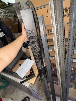 Panduit Rack PDU power distribution unit, 24 outlets