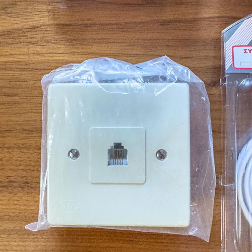 Central telephone sockets new, wall-mounted and flush with 6m cable