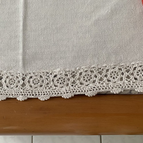 Vintage handmade dowry tablecloth with azur and crochet lace, like new