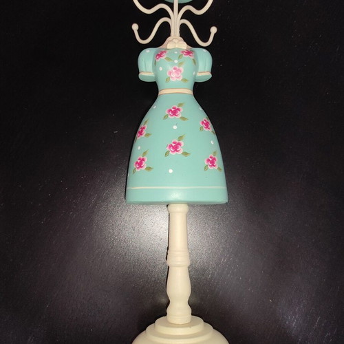 Wooden jewelry hanger 33cm like new