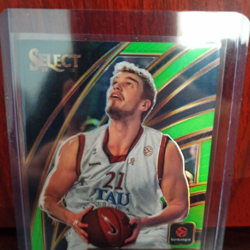 Tiago Splitter Neon Green Select Euroleague 2025-26 card like new