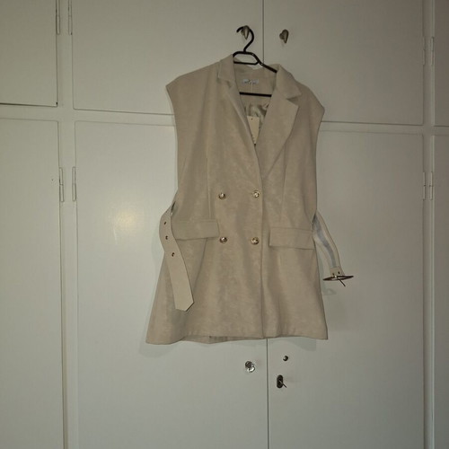 Sleeveless jacket new, soft suede, white and beige