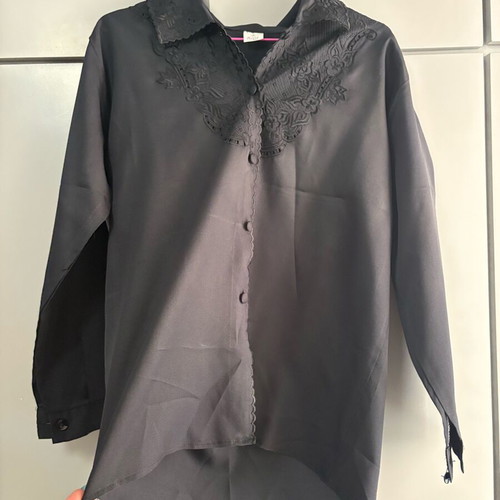 Women's black blouse XXL with embroidery like new