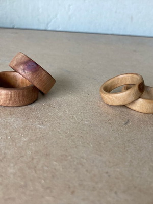 Wooden rings like new, different sizes, brown