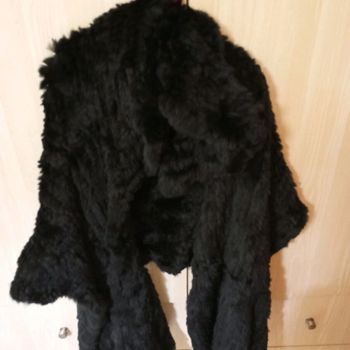 Real fur scarf like new, very soft and warm