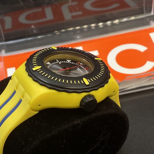 Swatch Scuba Libre Bumble Dive watch like new, yellow
