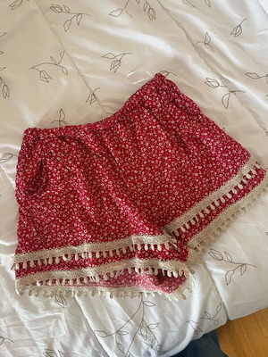 Shorts like new, red with beige lace