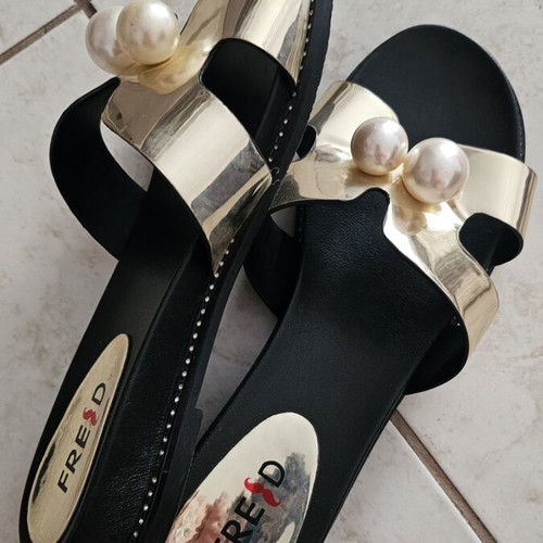 Freed flip flops size 41 new, black and gold
