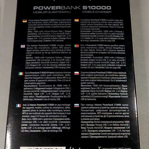 Intenso S10000 Slim powerbank used with metal flashlight full set