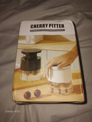 Cherry pitter new