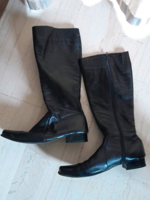 Leather women's boots like new, size 38, black