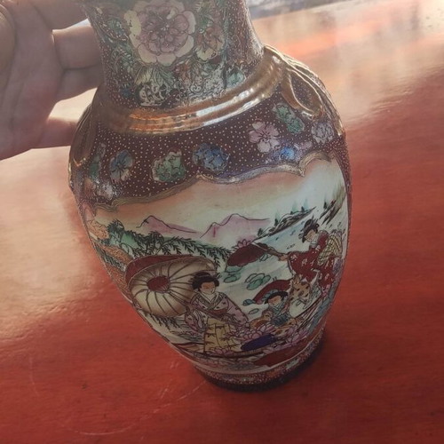 Royal Satsuma vase like new, Chinese hand-painted antique