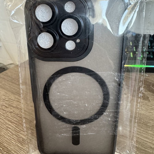 Black transparent case for iPhone 16 Pro