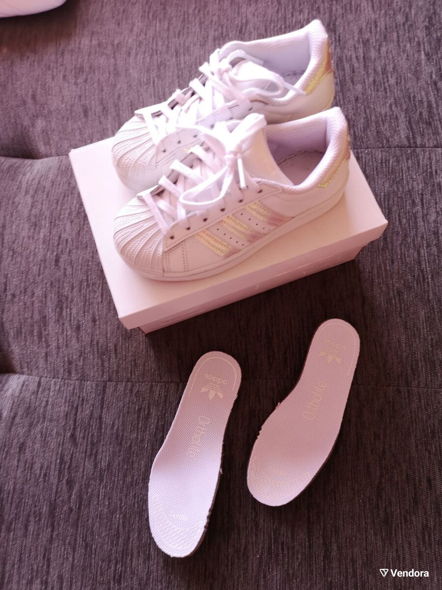 adidas superstar"