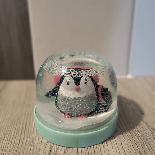 Sephora Snow Globe Penguin like new