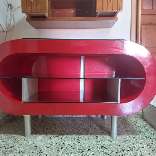Red lacquered furniture used with crystal shelves