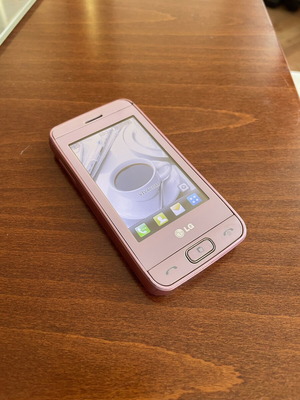 LG GT400 Touch smartphone