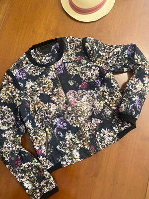Silvian Heach bomber jacket with flowers like new, size S