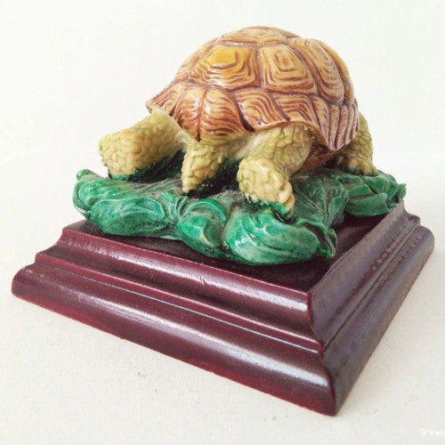 Decorative turtle on wooden base like new