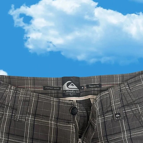 Quiksilver Plaid Skate Shorts size M like new, Y2K style