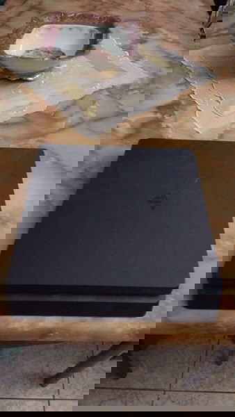 Playstation 4 slim