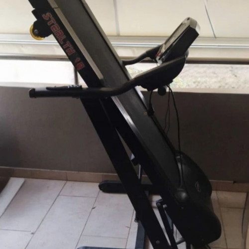 Treadmill used, multifunctional with electric incline and LCD screen