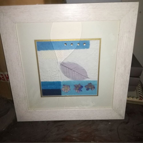 Picture frame with background new, needs glass