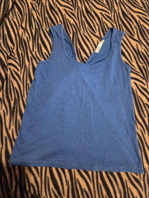 Anel blue top like new with open back