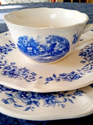 Old Sarreguemines Romantic porcelain cup France 1960