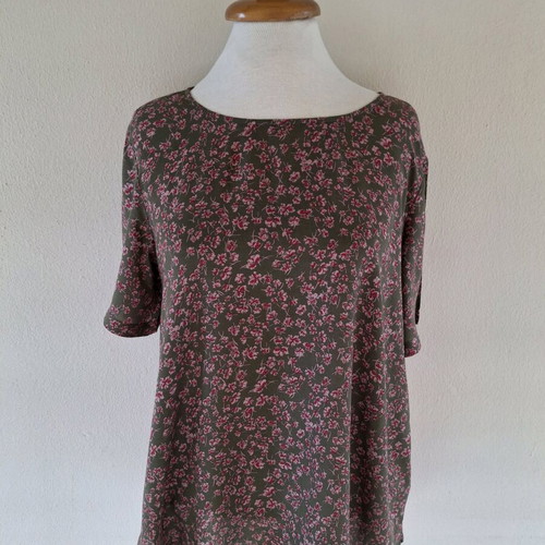 Benetton blouse size M like new, multicolored