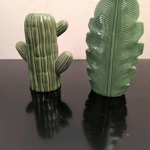 Two decorative vases like new