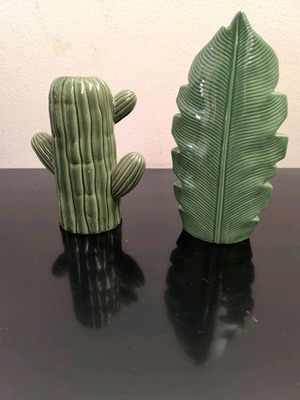 Two decorative vases like new